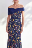 Groene A-lijn off-the-shoulder bloemenjurk in de Mother of the Bride jurk
