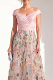 A-lijn blush off the shoulder bloemenjurk in de Mother of the Bride jurk