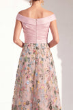 A-lijn blush off the shoulder bloemenjurk in de Mother of the Bride jurk
