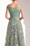 A-lijn blush off the shoulder bloemenjurk in de Mother of the Bride jurk