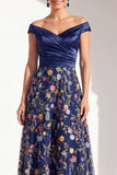 A-lijn blush off the shoulder bloemenjurk in de Mother of the Bride jurk