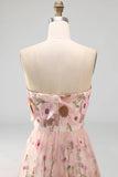 A-lijn roze strapless geborduurde midi bloemenjurk