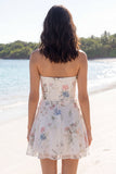 Strapless bloemen met een lijn kleine witte jurk met een lijnige uitsnede
