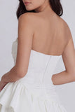 Strapless gelaagde A-lijn gerimpelde witte jurk