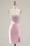 Roze, doorschijnend korset met gerimpelde, kralenversierde bodycon homecomingjurk met split