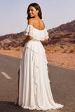 Off-the-shoulder ivoor A-lijn rucherige boho trouwjurk