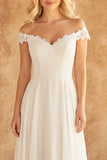 Off-the-shoulder ivoorkant A-lijn chiffon trouwjurk