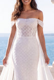 Off-the-shoulder meermin ivoren trouwjurk met sjerp