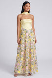 Strapless gele A-lijn maxi bloemenjurk met sjaal