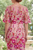 Fuchsia bloemenbateau hals geborduurde midi moeder van de bruid jurk met split
