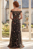 Zwarte tule bloemenjurk met een lange moeder van de bruid met een lange moeder van de bruid jurk van de borst met bloemen van de schouder