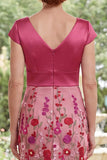 Fuchsia zeemeermin bloemen V-hals lange moeder van de bruid jurk met capmouwen