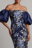 Off-the-shoulder marineblauwe bloemen bodycon midi moeder van de bruid jurk met puffmouwen