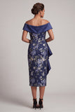 Off-the-shoulder marineblauwe bloemenbodycon midi Mother Of the Bride jurk met ruches