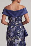 Off-the-shoulder marineblauwe bloemenbodycon midi Mother Of the Bride jurk met ruches