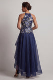 A-lijn marineblauwe bloemenhals met halshalter hoog en laag Mother of the Bride jurk