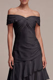 Off-the-shoulder A Line lange zwarte stropdas jurk met ruches