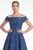 Off-the-shoulder blauwe A-lijn bloemen Jacquard lange moeder van de bruid jurk