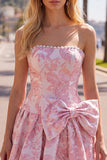 Strapless paarse A-lijn parels Jacquard Homecoming-jurk met strik