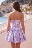 Strapless paarse A-lijn parels Jacquard Homecoming-jurk met strik