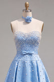 Blauwe Sweetheart Pearl versierde korte homecomingjurk met choker en strik