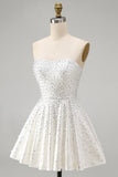Witte strapless A-lijn kralenversierde mini parel homecoming jurk met ruches