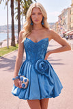 A-lijn donkerblauwe strapless kralenkorset Homecoming jurk met 3D-bloem