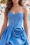 A-lijn donkerblauwe strapless kralenkorset Homecoming jurk met 3D-bloem