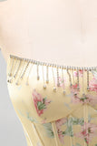 A-lijn gele strapless korset met bloemen en laagjes homecoming jurk
