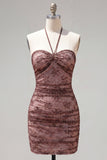 Chocolade Bodycon halter hals met gerimpelde homecoming jurk met kralen