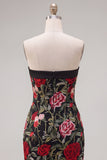Strapless rode rozengeborduurde zwarte bodycon homecomingjurk
