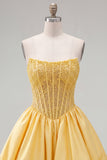 Gele A-lijn strapless doorschijnende korset met veter achterin homecoming jurk met parels