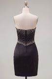Zwarte Bodycon Sweetheart Corset Satijn kralenbezette Homecoming jurk met strik