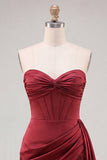 Bordeauxrode Bodycon sweetheart korset gerimpeld met franjes en kant op de achterste homecoming jurk