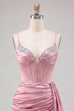 Roze Bodycon korset met gerimpelde, kralenversierde korte homecomingjurk met sjerp