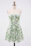 Groene A-lijn chiffon bloemenruche, spaghettibandjes korte homecomingjurk