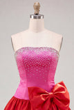 Fuchsia en rode strapless kralenvormige A-lijn korte homecomingjurk met strik