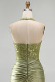 Army Green halter hals met gerimpeld bloemensatijn bodycon met kralen Homecoming jurk