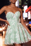 Stoffige blauwe A-lijn Sweetheart Pearl Bloemen Korte Homecoming Jurk met Veter Op de Rug