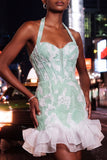 Mintgroene halterhals parelmoer bodycon geruffelde bloemen homecoming jurk met veter op de rug