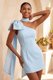 Bodycon Eenschouder lichtblauwe parelmoer strik Homecoming jurk met zijmantel