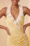 Halter neck rode bodycon gerimpelde glitter homecoming jurk met ruches en kant op de rug