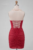 Halter neck rode bodycon gerimpelde glitter homecoming jurk met ruches en kant op de rug