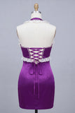 Satijnpaarse Bodycon Halter Neck Korte Homecoming-jurk met kralen en kant op de rug