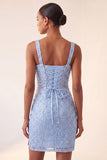 Hemelsblauwe bodycon vierkante hals pailletten met gerimpelde kant achter homecoming jurk met split