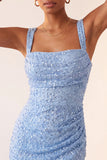 Hemelsblauwe bodycon vierkante hals pailletten met gerimpelde kant achter homecoming jurk met split