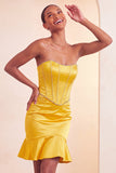Strapless bodycon Lake Blue kralenbezette korte homecomingjurk met ruches