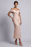 Blush Off the Shoulder Zeemeermin Kralenbekleedde Midi Moeder van de Bruid Jurk