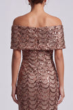 Glinsterende zeemeermin marineblauw off-the-shoulder midi moeder van de bruid jurk met pailletten