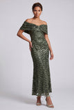Glinsterende zeemeermin marineblauw off-the-shoulder midi moeder van de bruid jurk met pailletten